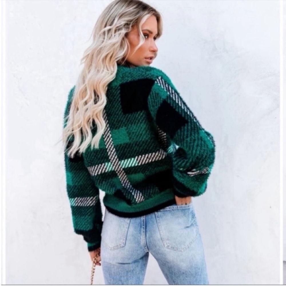 Vici Taylor Plaid Cardigan - Picture 3 of 9